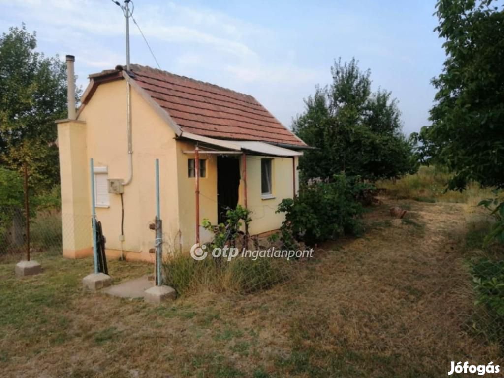 Hajdúszoboszlói 13 nm-es ház eladó