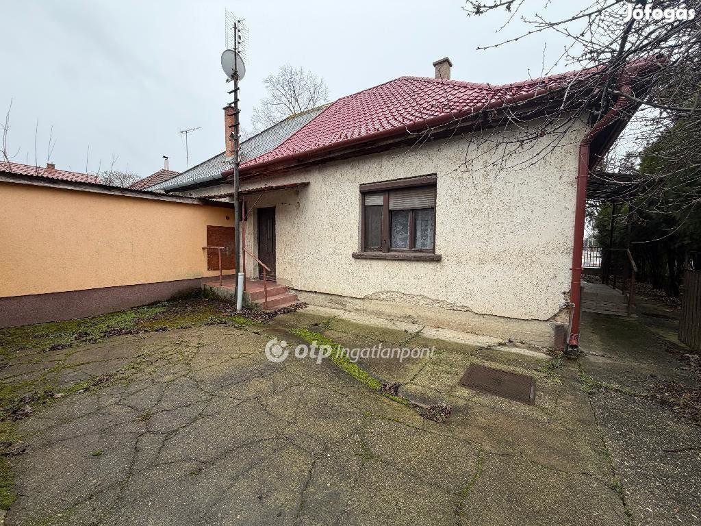 Hajdúszoboszlói 63 nm-es ház eladó
