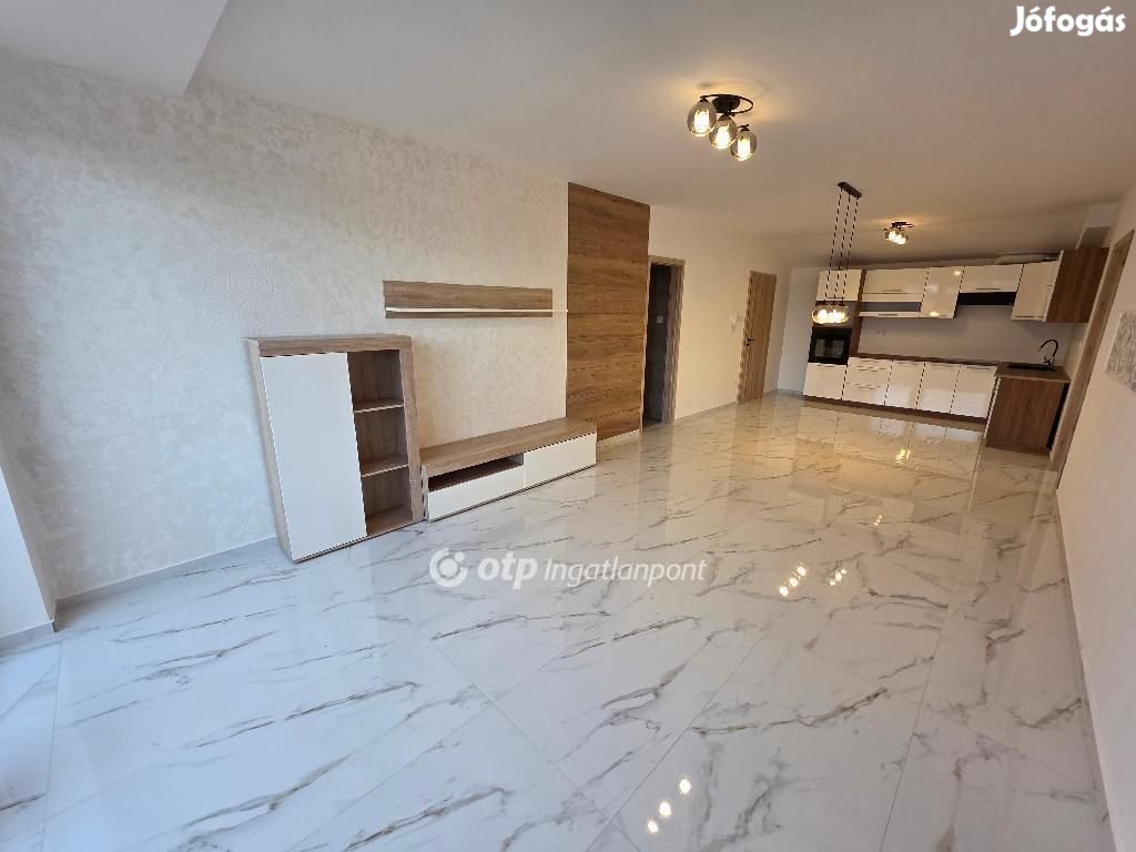 Hajdúszoboszlói 71 nm-es lakás eladó