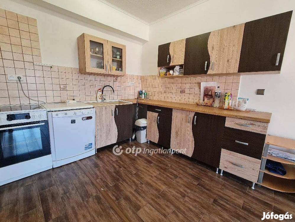 Hajdúszoboszlói 77 nm-es lakás eladó 5184304