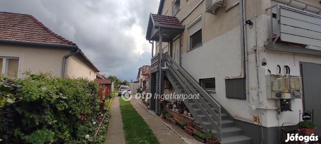 Hajdúszoboszlói eladó 300 nm-es ház