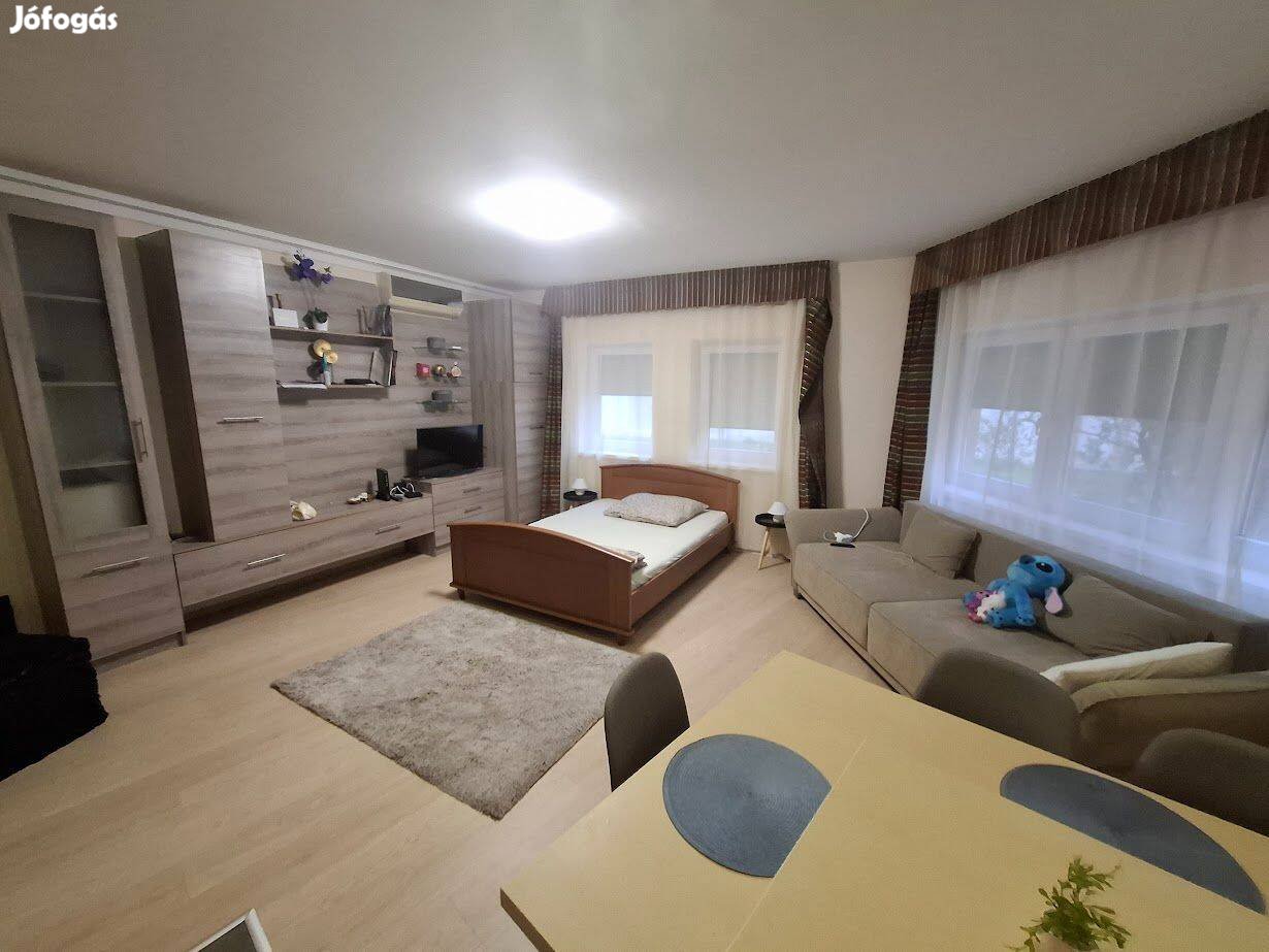 Hajdúszoboszlón Szabó László zugban eladó földszinti lakás