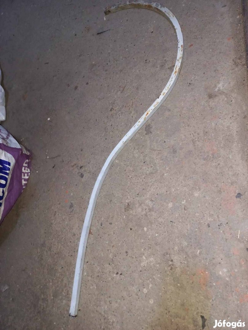 Hajlított hasas korlátkerítés elem 90 db