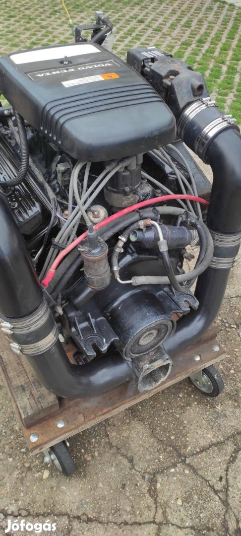 Hajó motor V8
