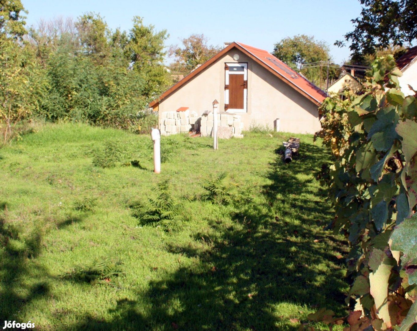 Hajóson a Pincefaluban présház pincével eladó!