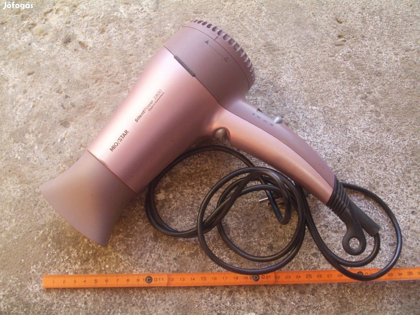 Hajszárító, hajformázó /használt, 1800W , készült: Svájcban)