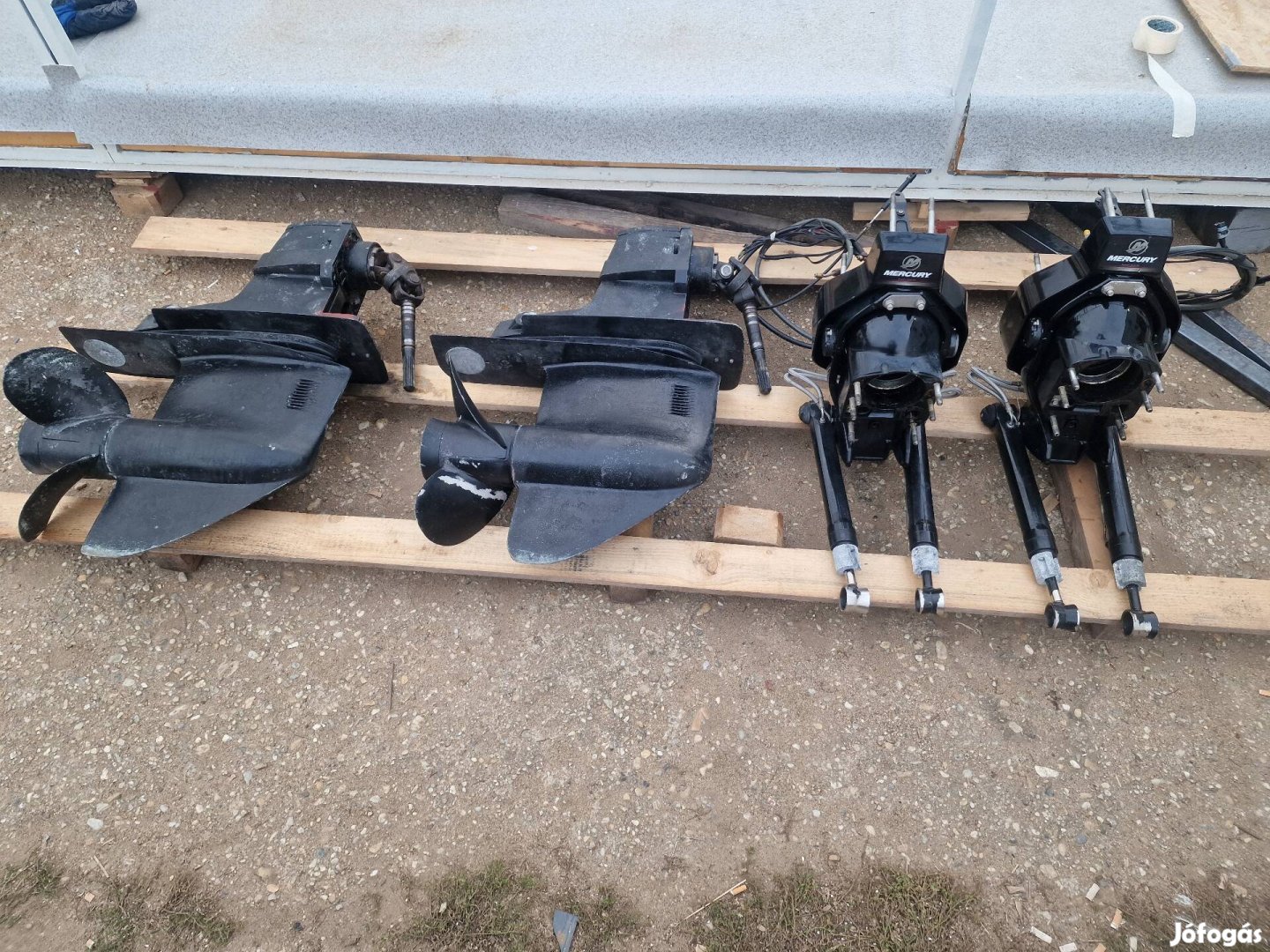 Hajtómű Bravo Transom 1db új,Bravo 2 hajtás kitünő állapotban.