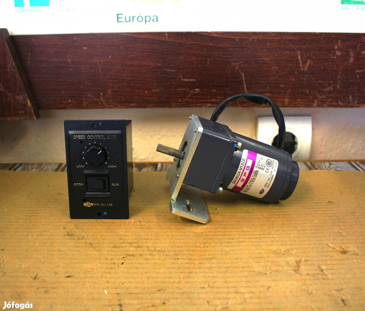 Hajtóműves villanymotor 1 fázisú sebességszabályzóval 7048