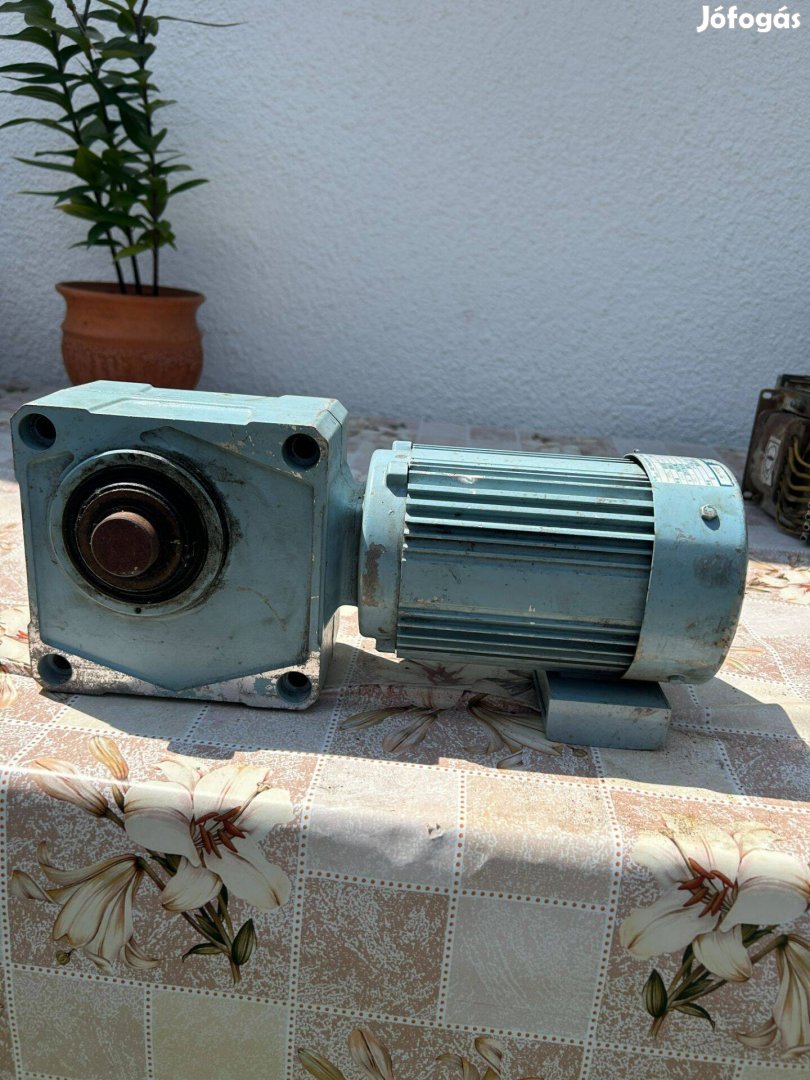 Hajtóműves villanymotor