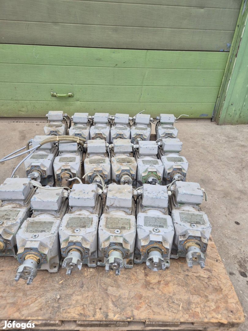 Hajtóműves villanymotor,  380 V., 0.18 Kw., 36 ford