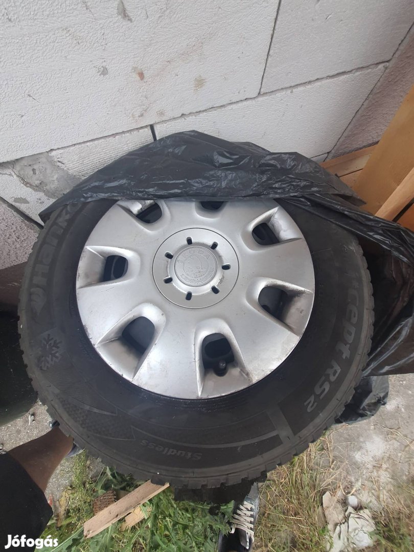 Hakook téli gumi 15"