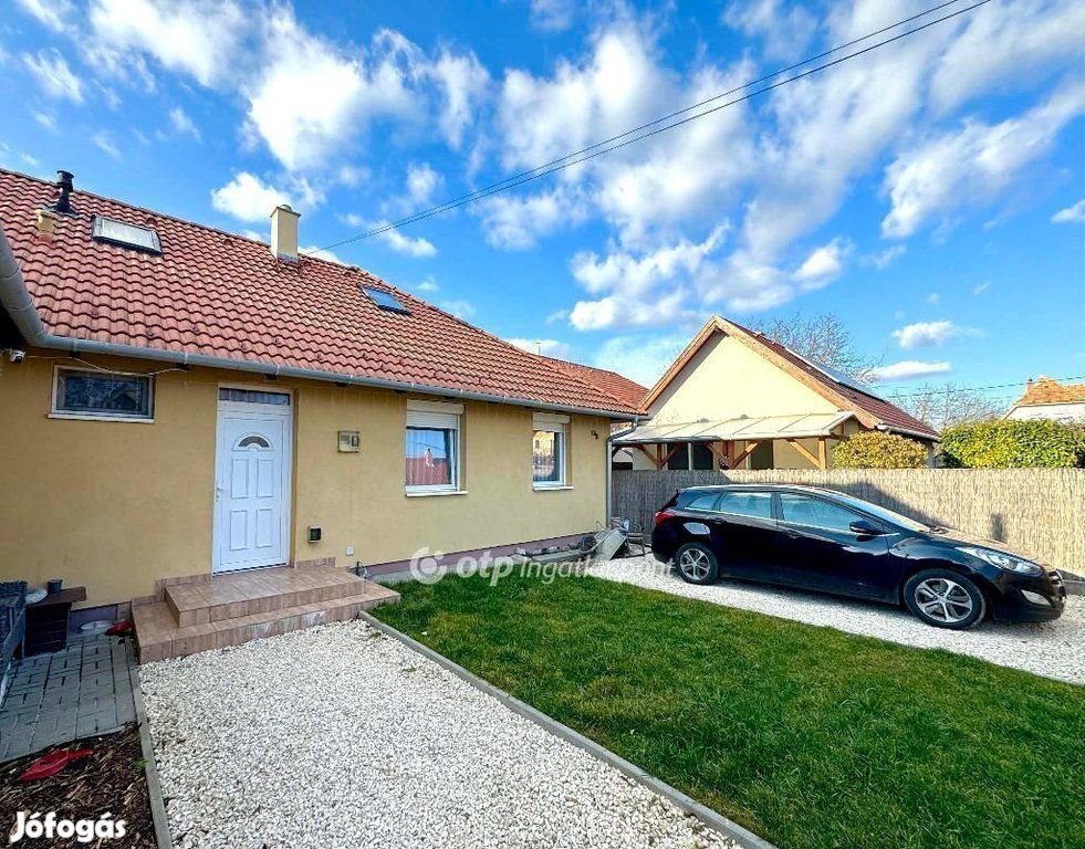 Halászteleki 103 nm-es ház eladó