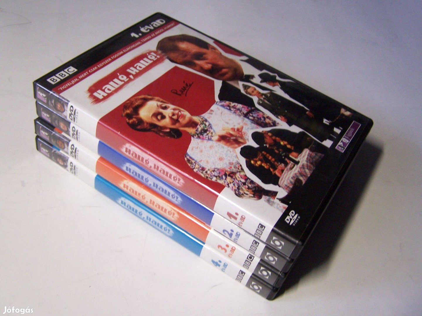 Halló, halló! DVD-sorozat 1-4. évad, csak egyben