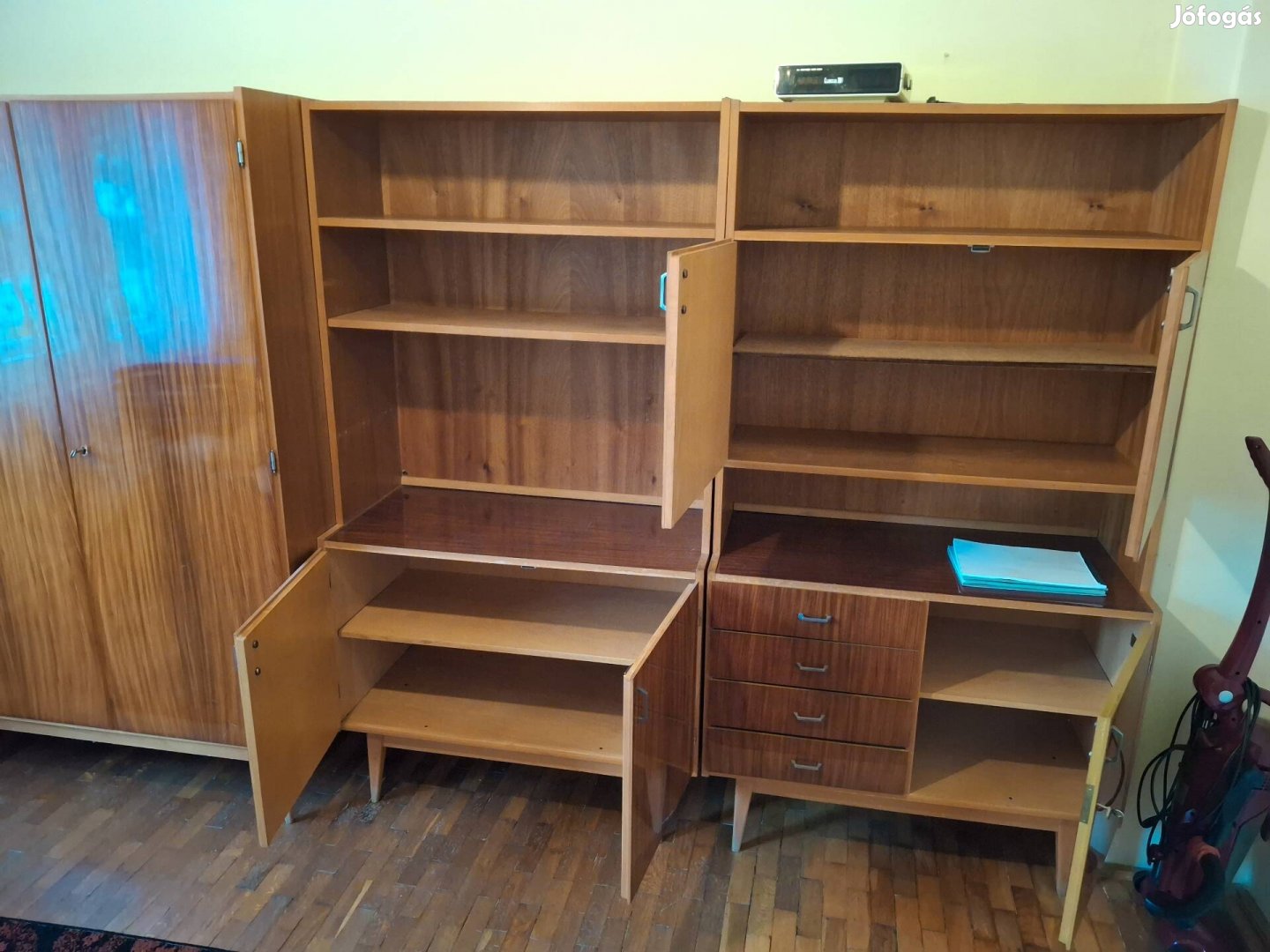 Hálószoba retro, politúrozott bútor