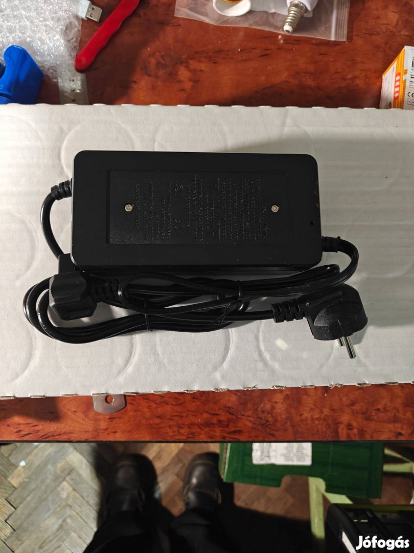 Hálozati Adapter 220V 12V Új Állófűtés STB
