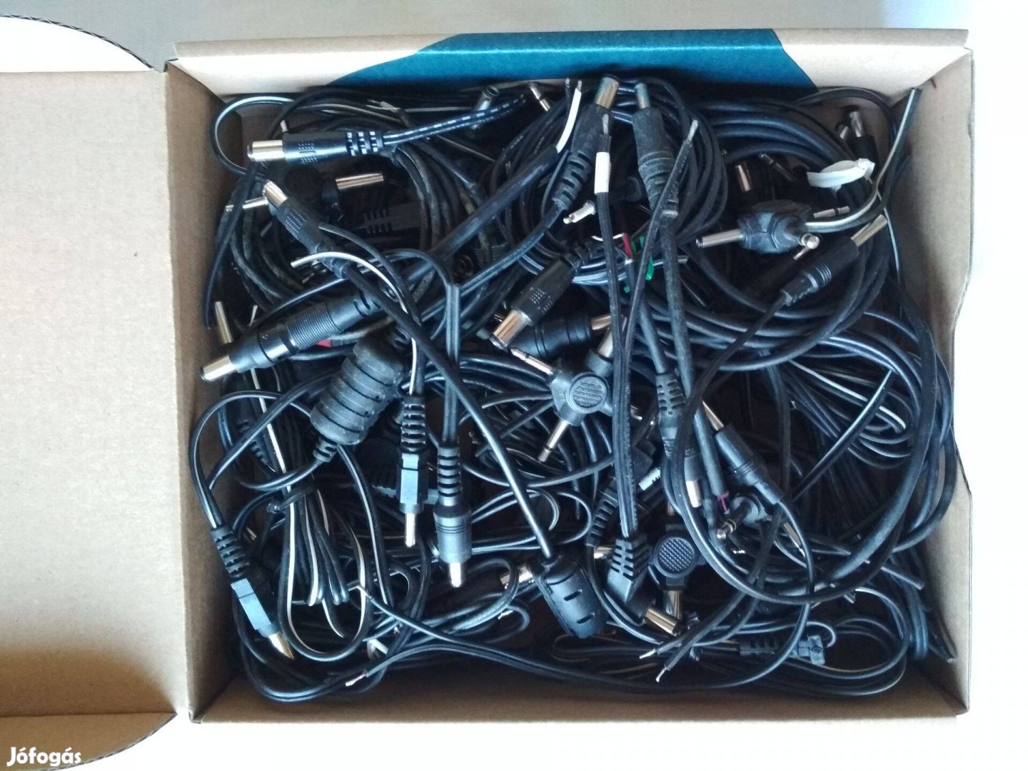 Hálózati csatlakozó dugók ,több darab