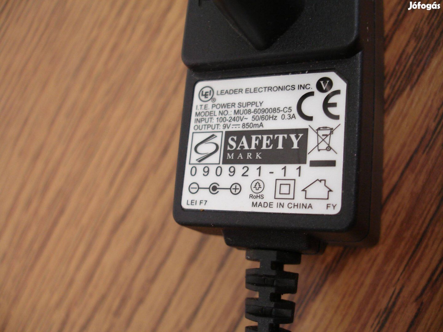 Hálózati dugasz AC-DC adapter tápegység töltő 9V 850mA Próbáltuk, Hib