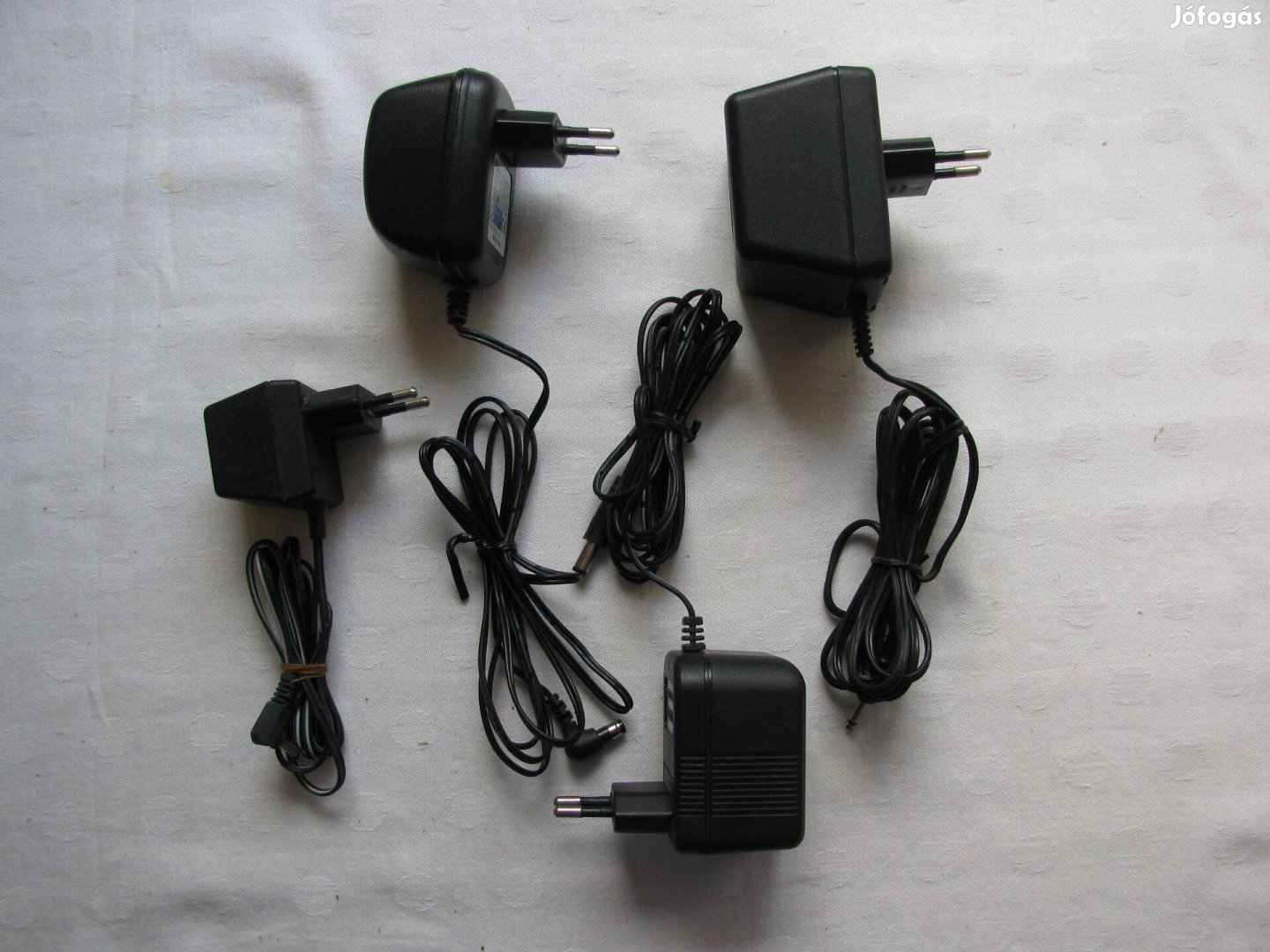 Hálózati töltő adapter váltófeszültségre