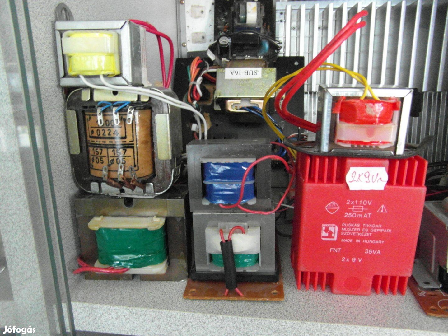 Hálózati trafók, többfajta feszültséggel 612243645 volt