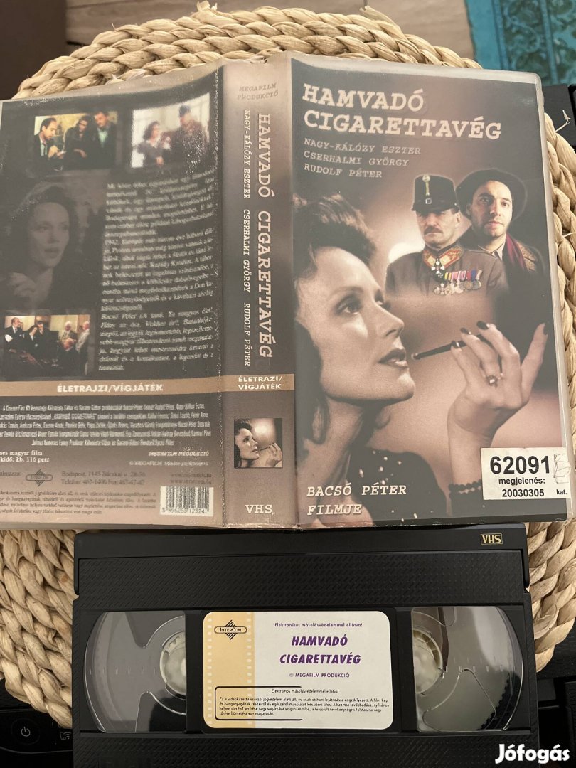 Hamvadó cigarettavég vhs