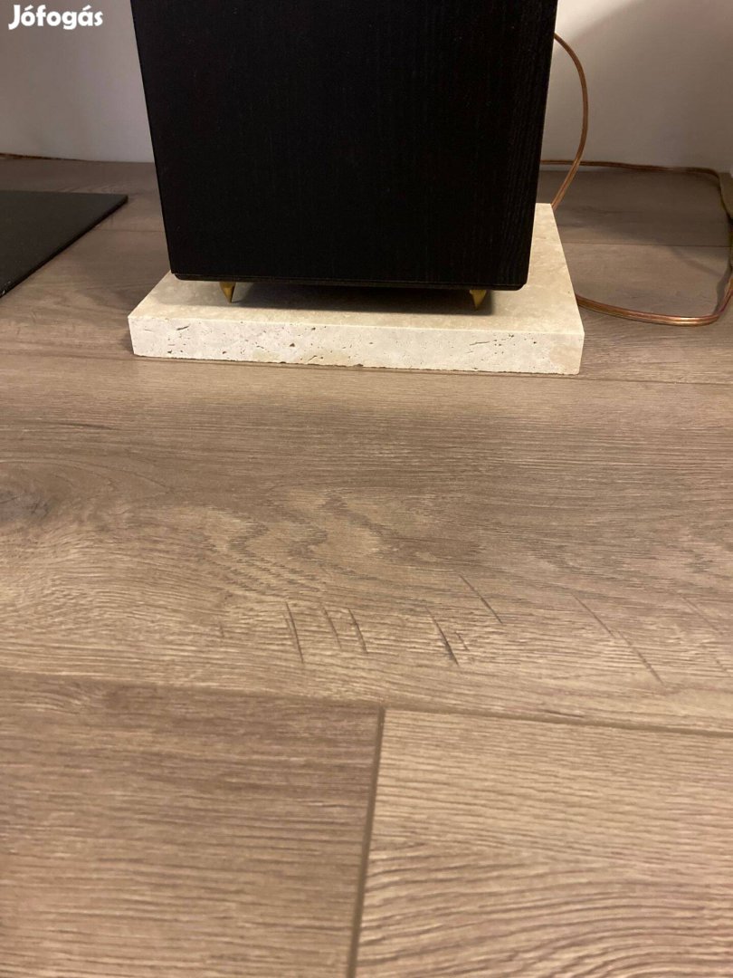 Hangfal alátét, márvány lap