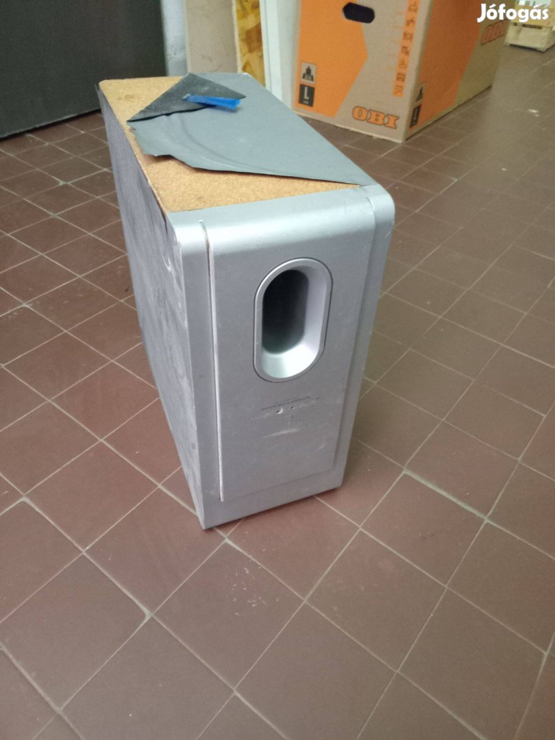 Hangfal(mélynyomó) és egy Falióra ami jol működik