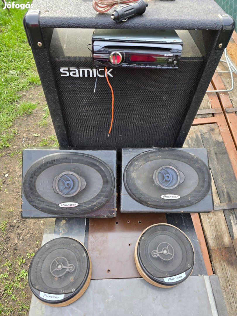 Hangfalak auto rádio