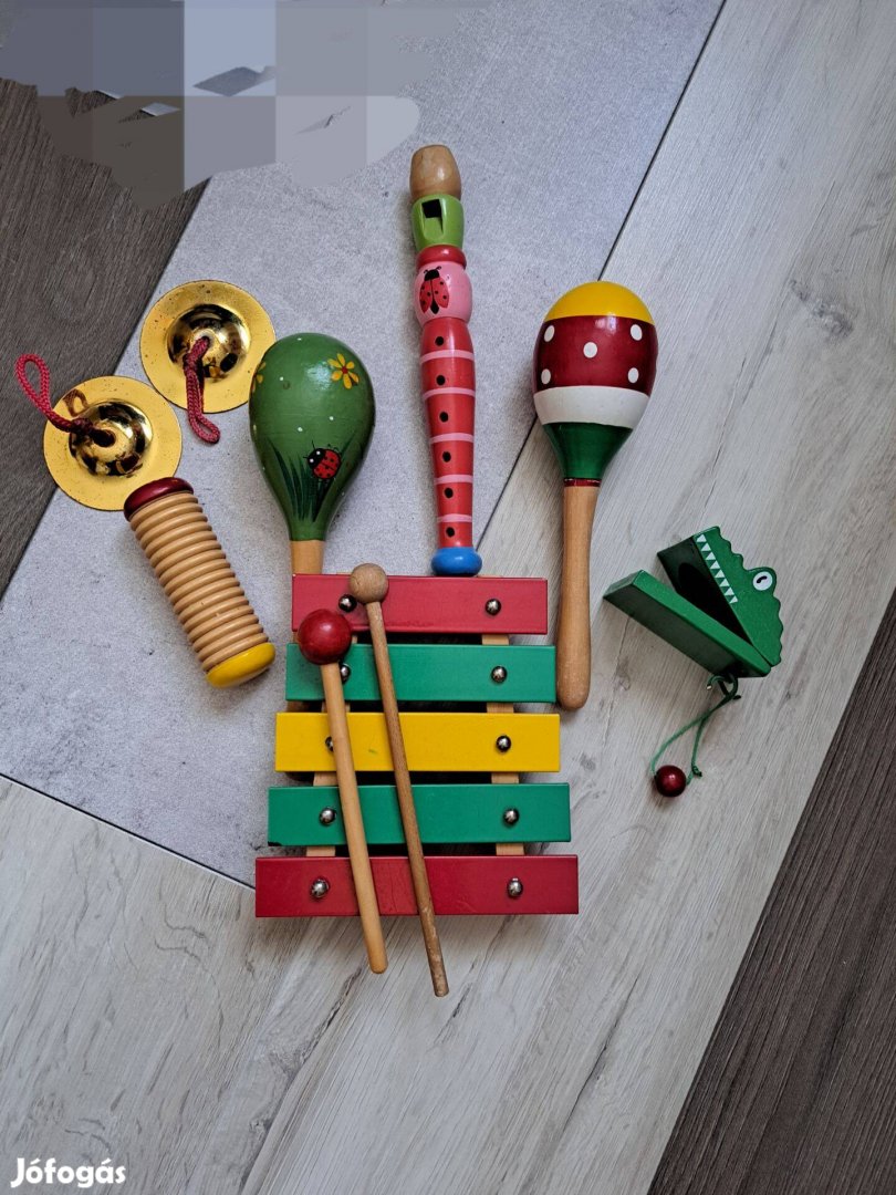 Hangszerkészlet babáknak, xilofon, cintányér, rumbatök stb