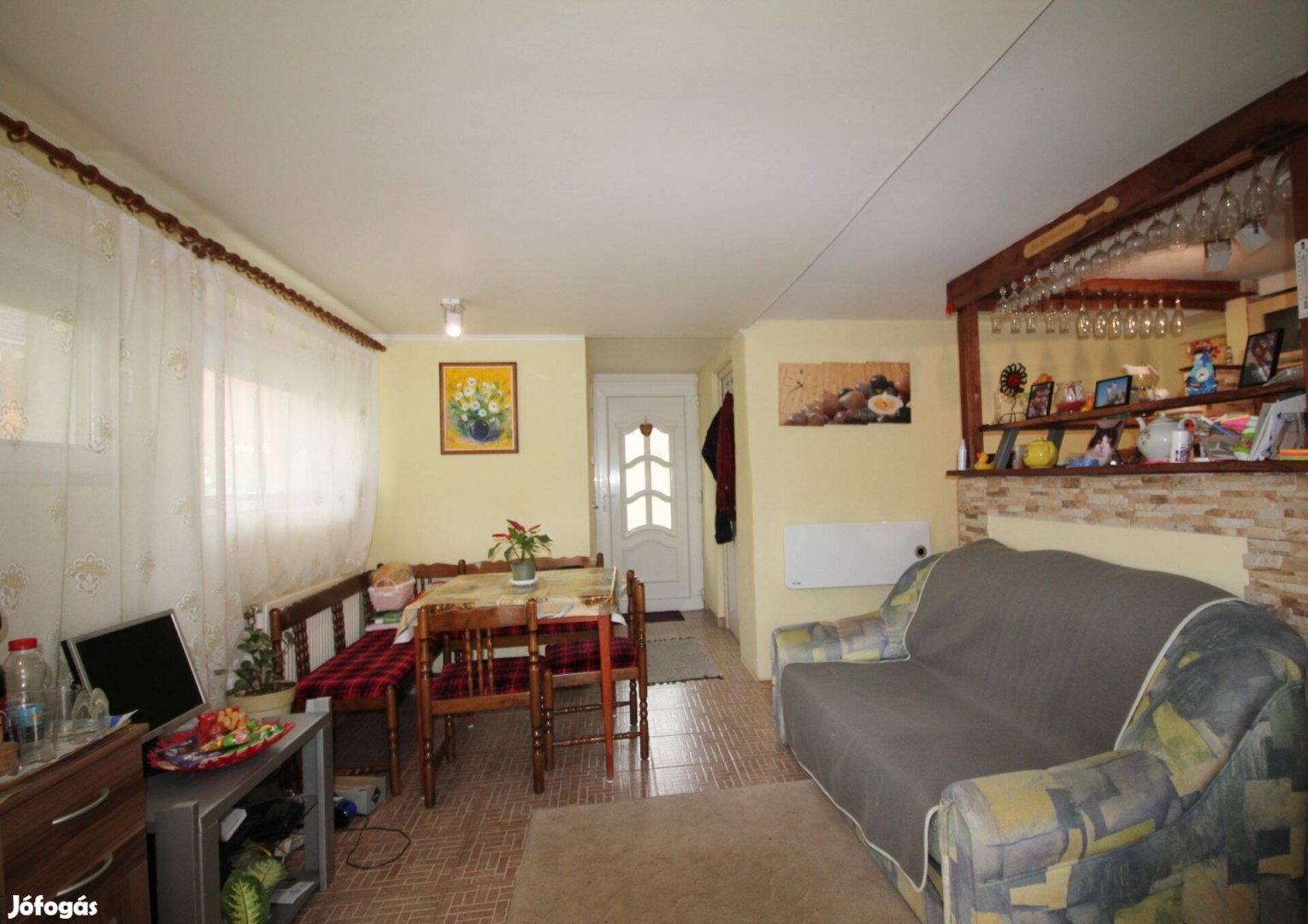 Hangulatos, összkomfortos kis ház, jó lakókörnyezetben