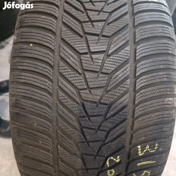 Hankook 15/30R22 W33A 6mm DOT22 használt gumi HG13097 téli