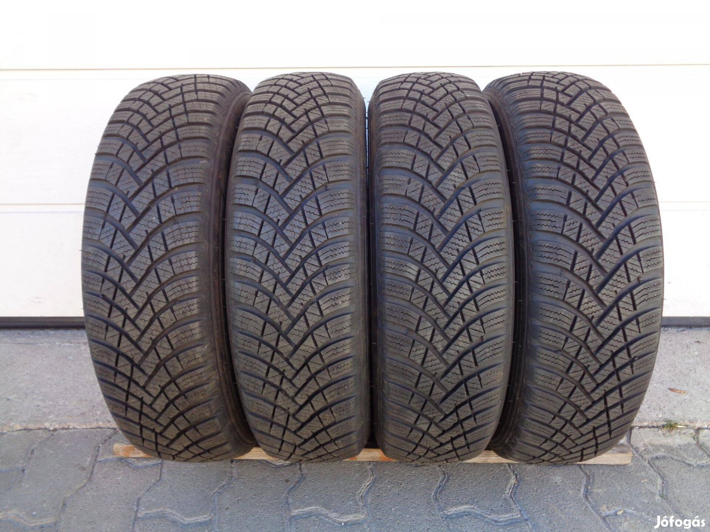 Hankook 165/70R14 téli gumi 2024-es, újszerű állapotban eladó