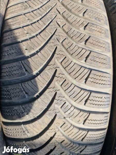 Hankook 185/65R15 W452 5mm DOT21 használt gumi HG13403 téli