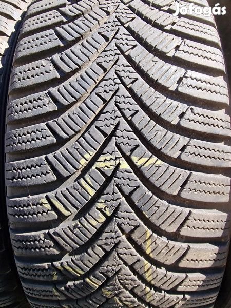 Hankook 195/45R16 W452 6mm DOT17 használt gumi HG13355 téli