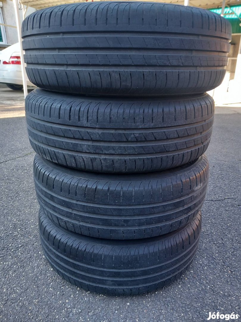 Hankook 195/65 R15 4 db használt nyári gumi eladó
