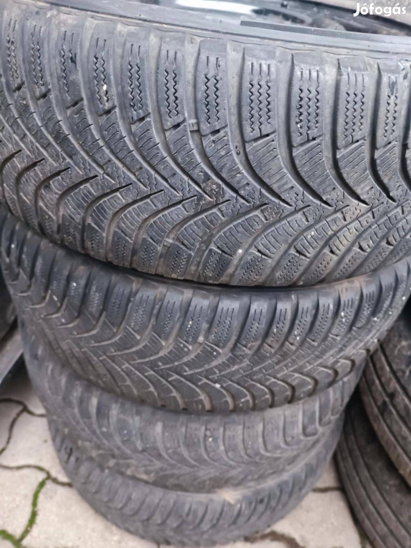 Hankook 195/ 60 R15 téli gumi 4x114,3 felnivel