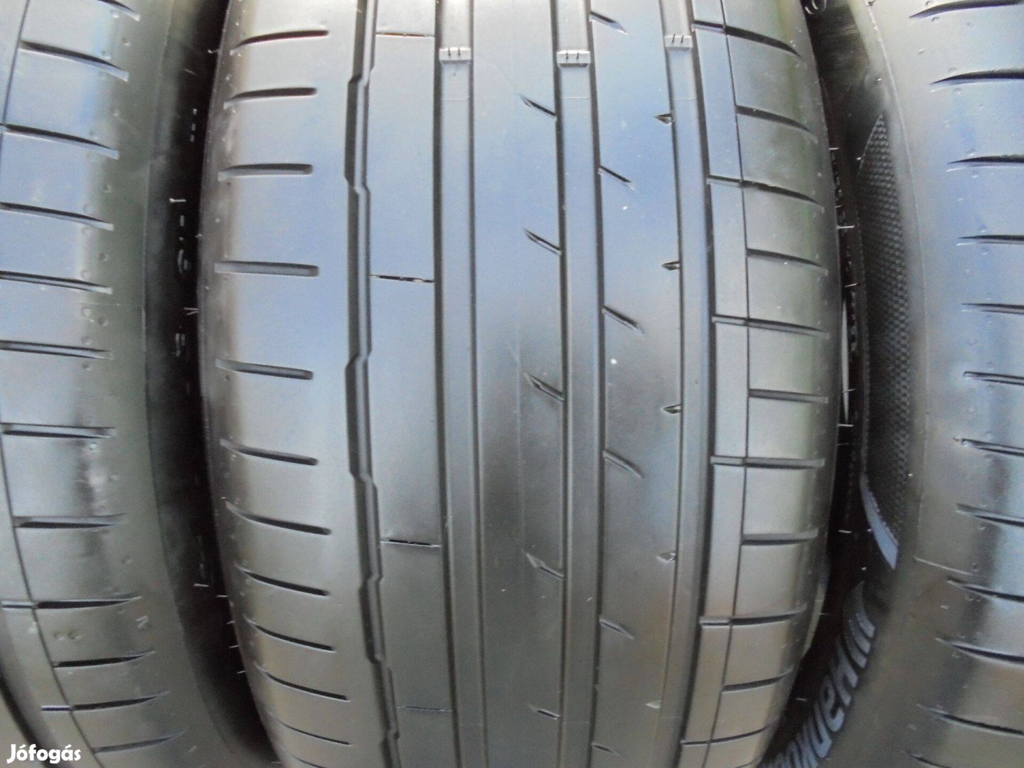 Hankook 19-es szinte új nyári gumi eladó