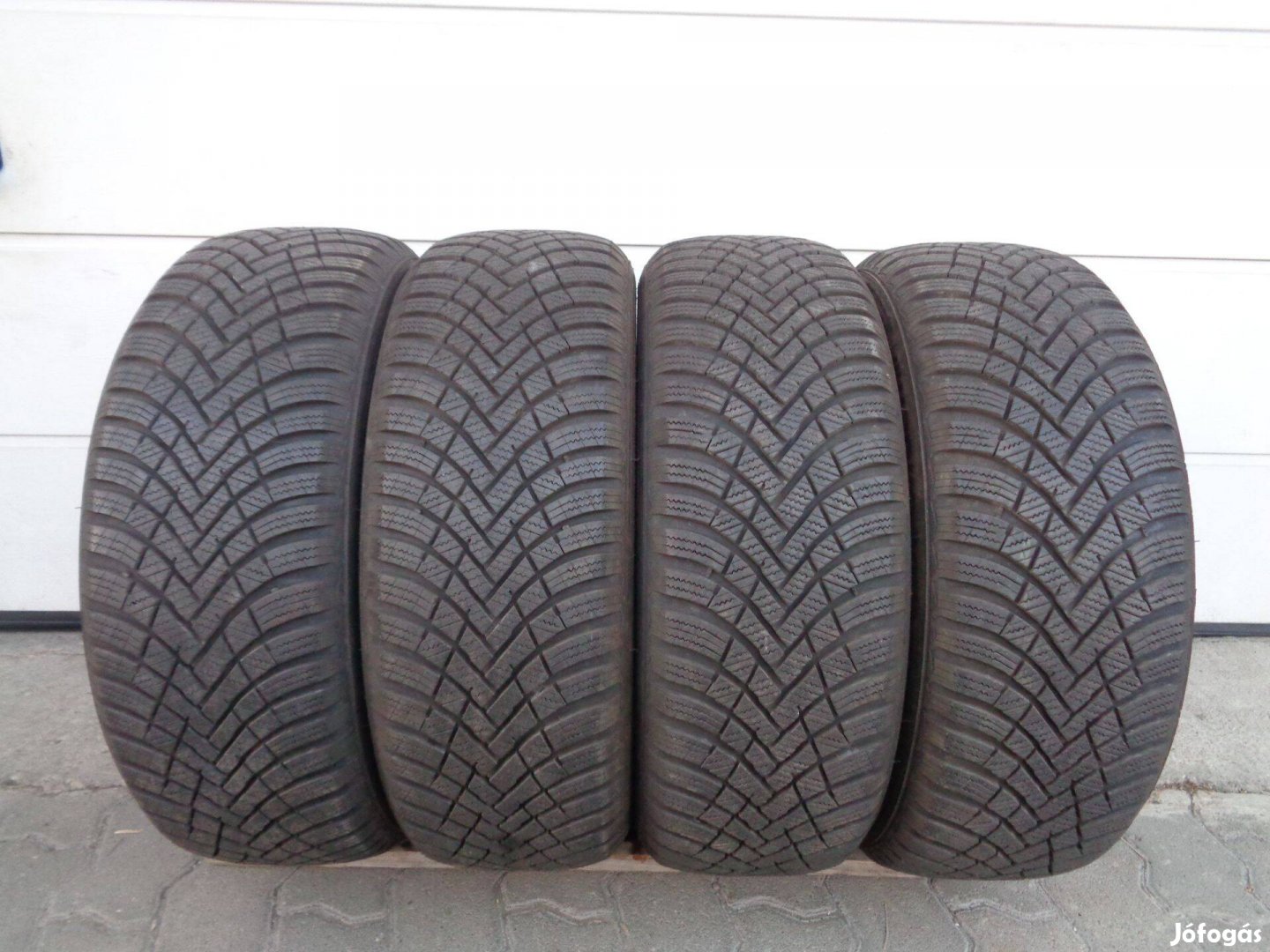 Hankook 205/55R16 téli gumi keveset futott, 2022-es gyártású eladó