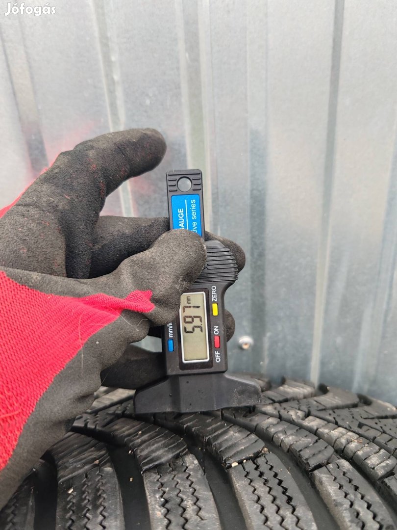 Hankook 205/55 16' teli dot22/17 lemezfelnin 30e/4db