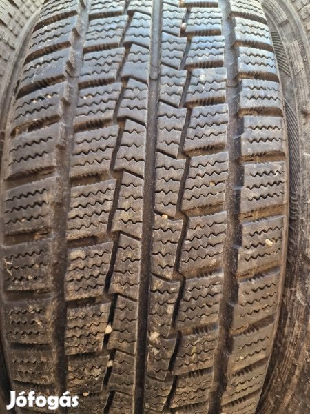 Hankook 205/60R16C RW06 8mm DOT18 használt gumi HG12915 téli kistehe