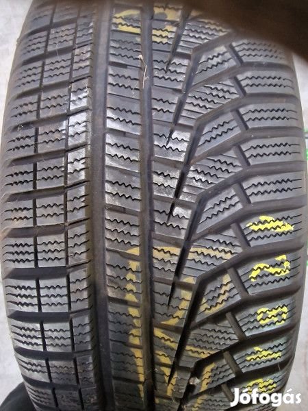 Hankook 215/55R17 W320 6mm DOT18 használt gumi HG12818 téli