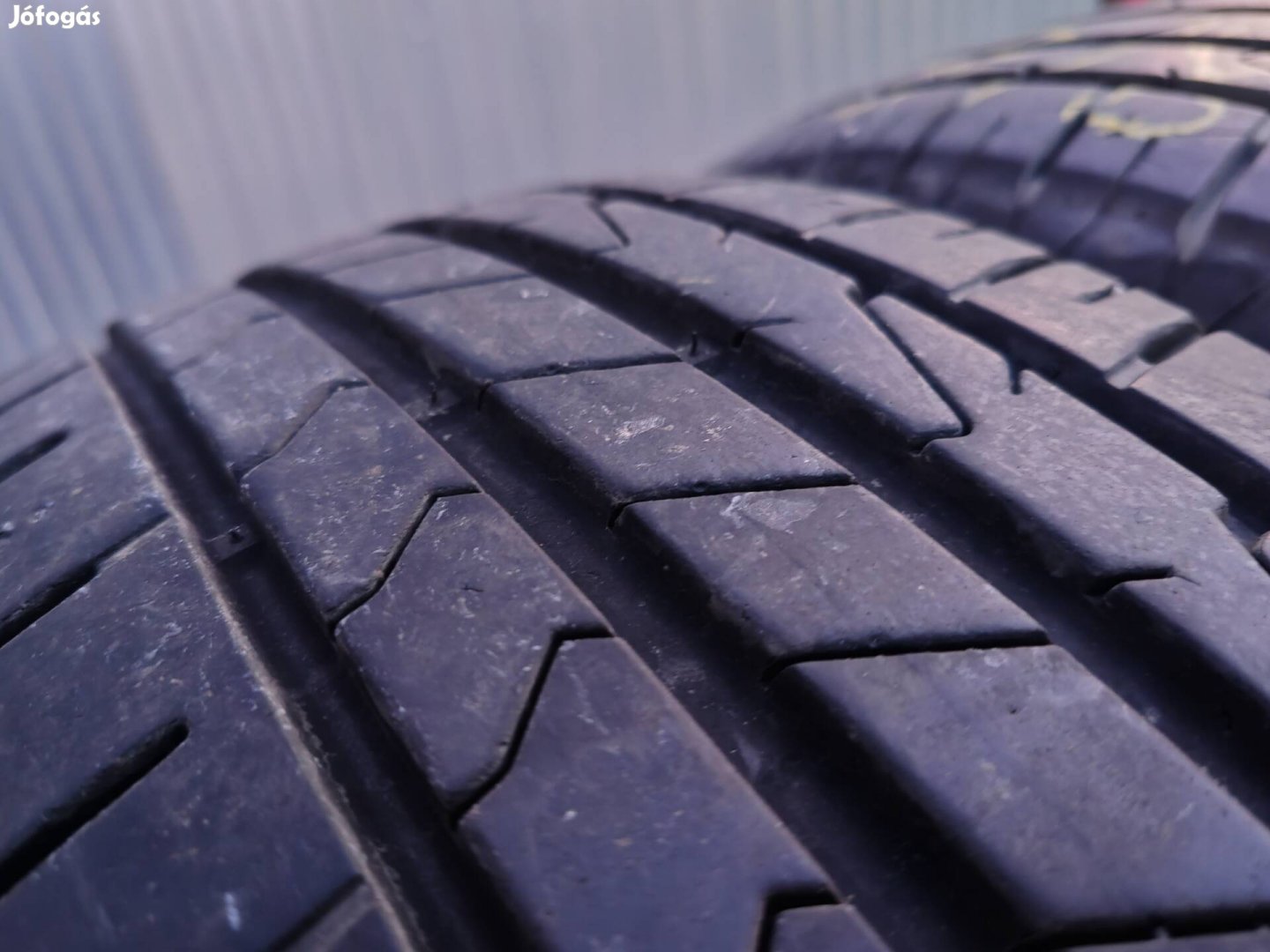 Hankook 215/65 17' dot22 6.5mm 65e/4db