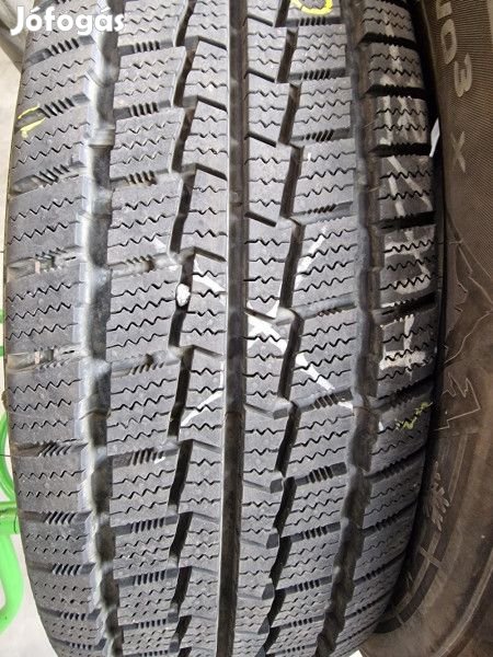 Hankook 215/70R15C RW06 9mm DOT18 használt gumi HG13140 téli kistehe