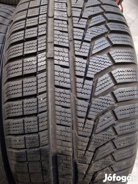 Hankook 225/50R17 W320 7mm DOT20 használt gumi HG13282 téli