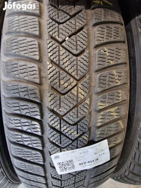 Hankook 225/55R17 W320 6mm DOT17 használt gumi HG13135 téli