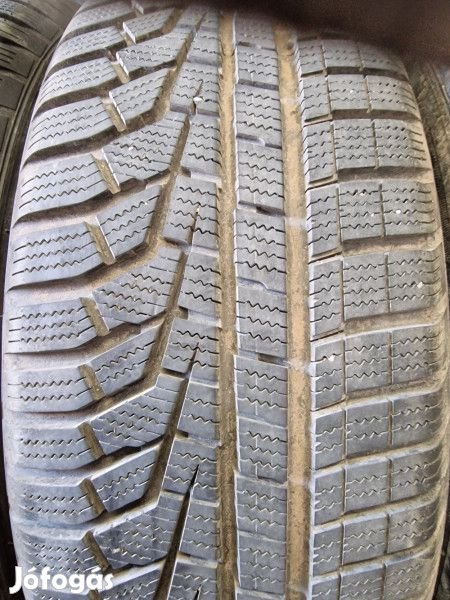 Hankook 225/60R18 W320 7-8mm DOT20 használt gumi HG12390 téli