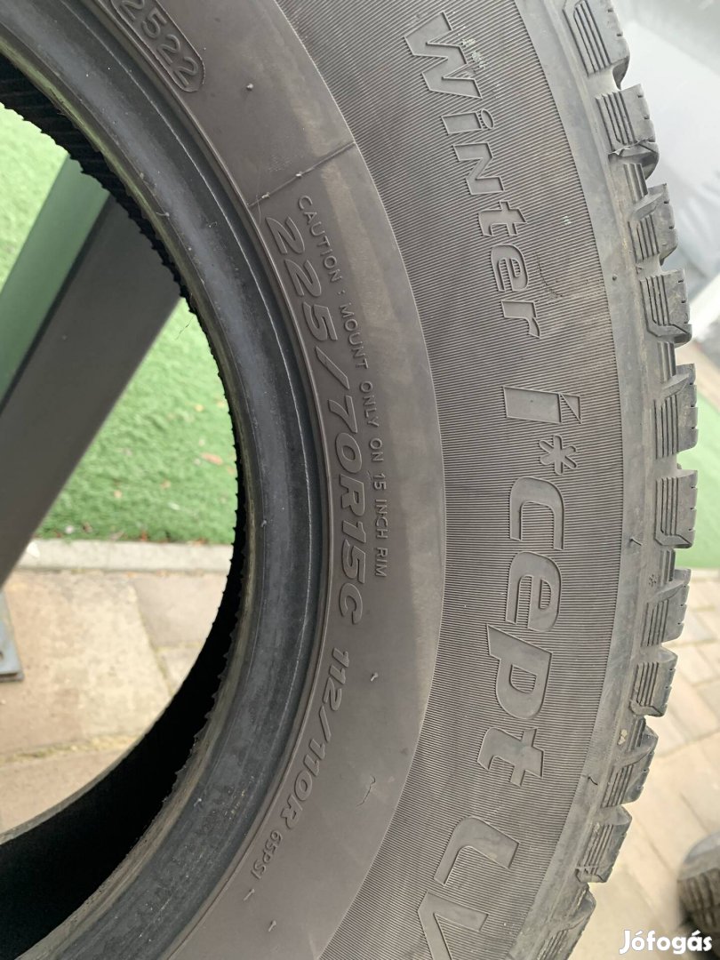 Hankook 225/70R15C téligumi