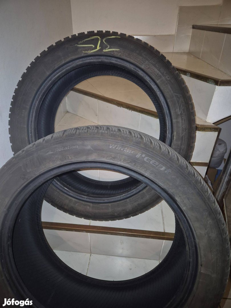 Hankook 235/45/R18 98V Winter i*cept evo 3 téli gumi