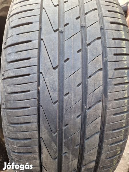 Hankook 235/50R19 K117A 6mm DOT22 használt gumi HG12544 nyári