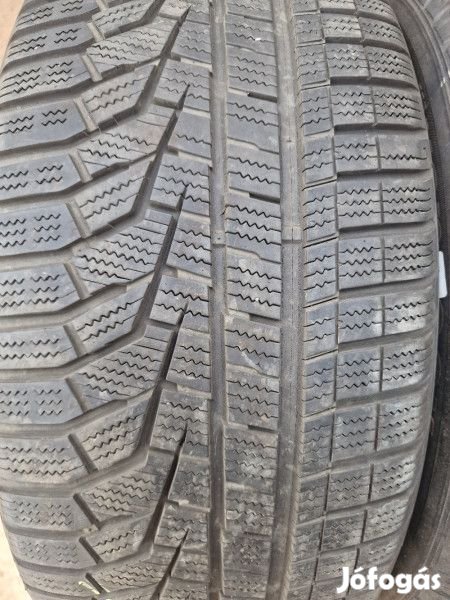 Hankook 235/55R17 W320 5-6mm DOT19 használt gumi HG12128 téli