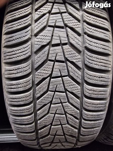 Hankook 235/55R17 W330A 6-7mm DOT20 használt gumi HG13474 téli